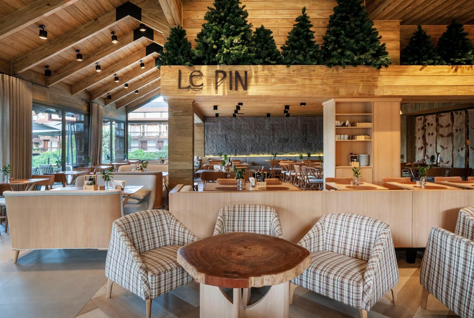 Hotel Alpestre Грамаду Екстериор снимка
