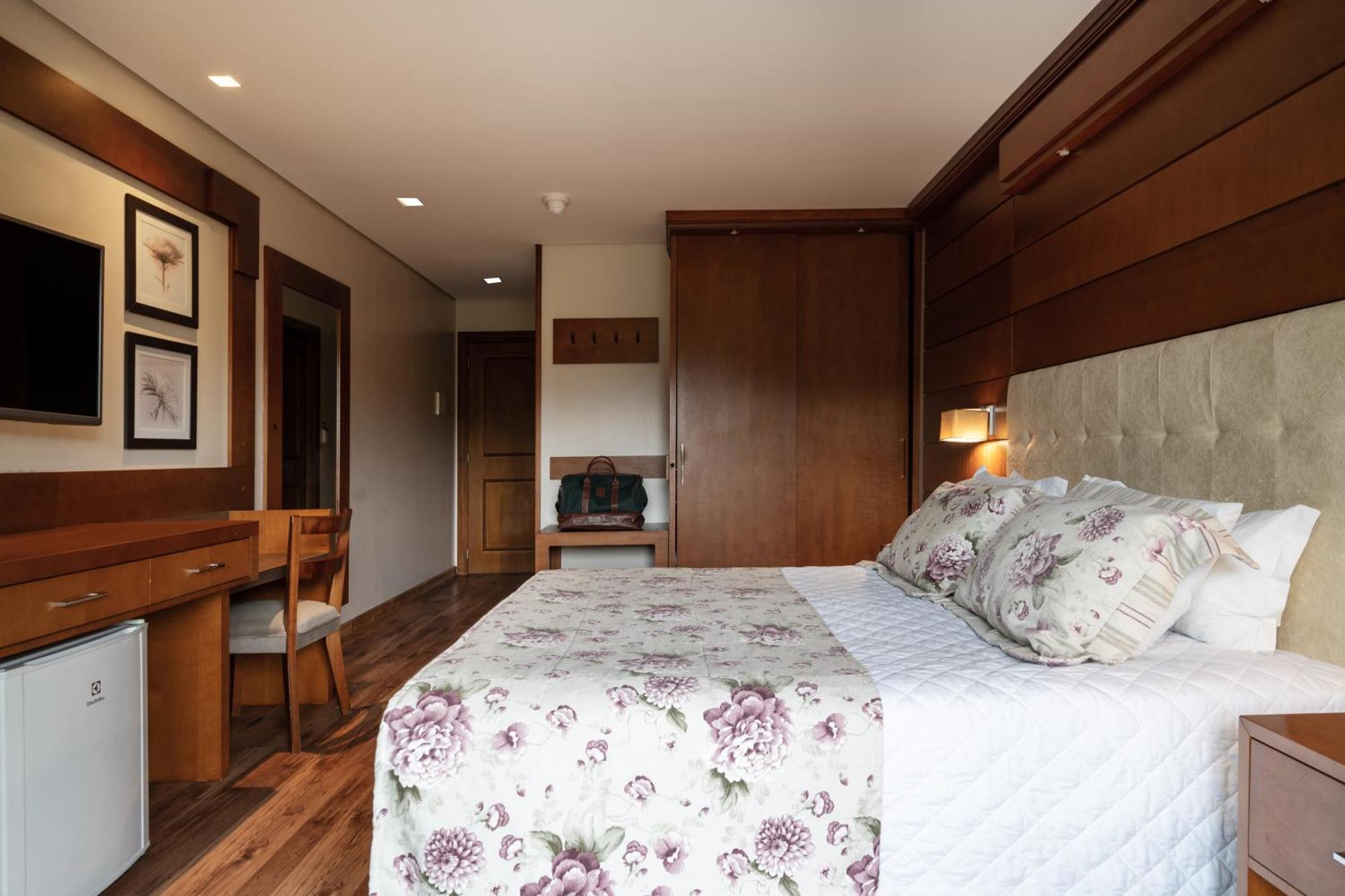 Hotel Alpestre Грамаду Екстериор снимка